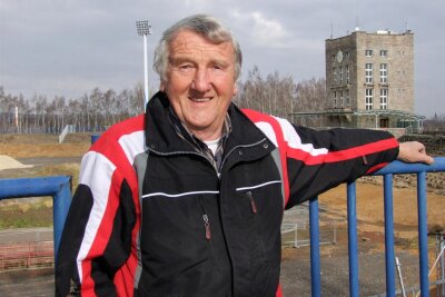 Heißt das Westsachsenstadion in Zwickau bald Alois-Glaubitz-Stadion? - Alois Glaubitz in „seinem“ Westsachsenstadion, das nun nach ihm benannt werden könnte. Das Foto entstand 2012.