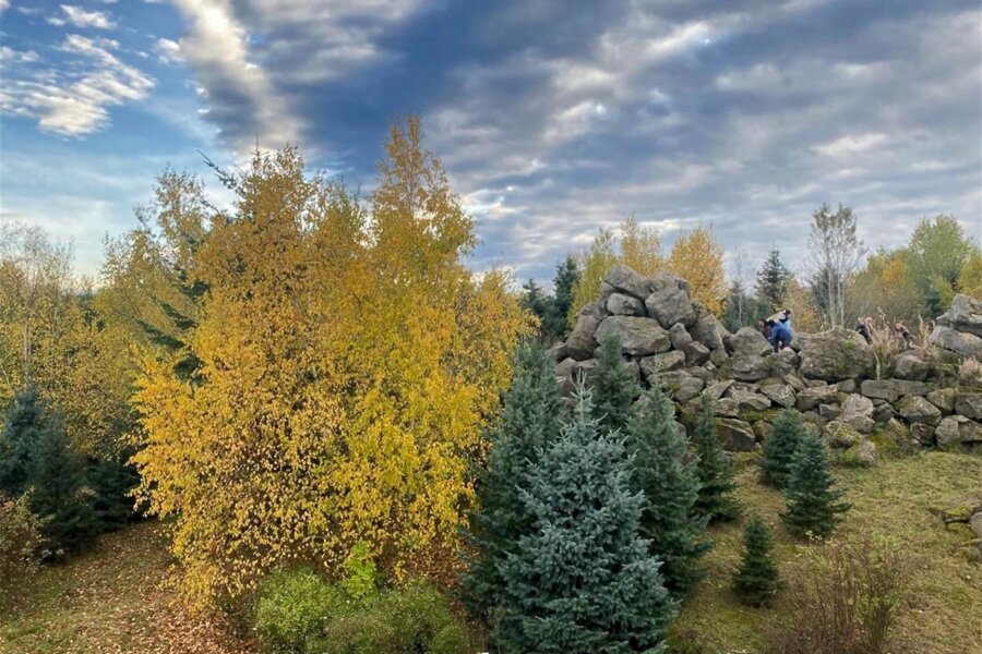 Herbstfärbung verspätet: Forstbotanischer Garten in Tharandt verlängert die Saison - Ein Besuch im Forstbotanischen Garten ist auch im Herbst ein Erlebnis.