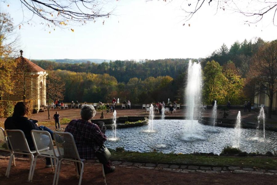 Herbstzauber in Lichtenwalde: Spaziergang im Schlosspark jetzt kostenlos - 