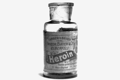 Heroin: Vom gefeierten Arzneimittel zum "Staatsfeind Nummer 1" - Deutsche Markenqualität: Die Firma Bayer erfand Heroin - und den Massenmarkt gleich mit.