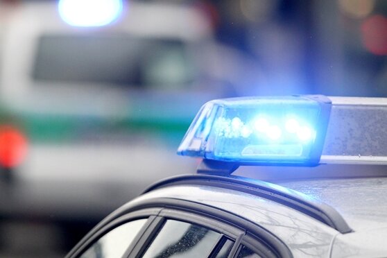 Herrenloser Koffer sorgt in Limbach-Oberfrohna für Polizeieinsatz - 