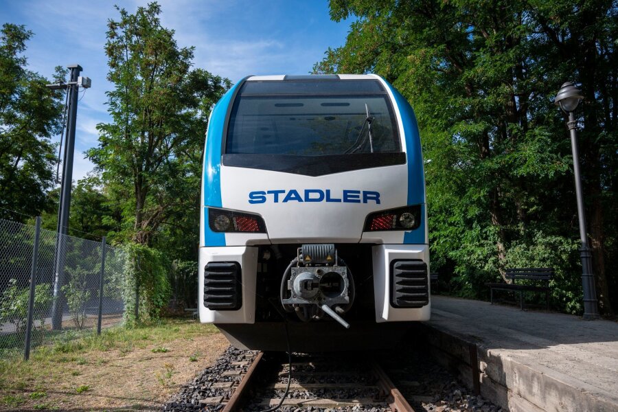 Hersteller: Zug schafft Rekordstrecke mit Wasserstoffantrieb - Ein Batterie-Elektrozug des Unternehmens Stadler.