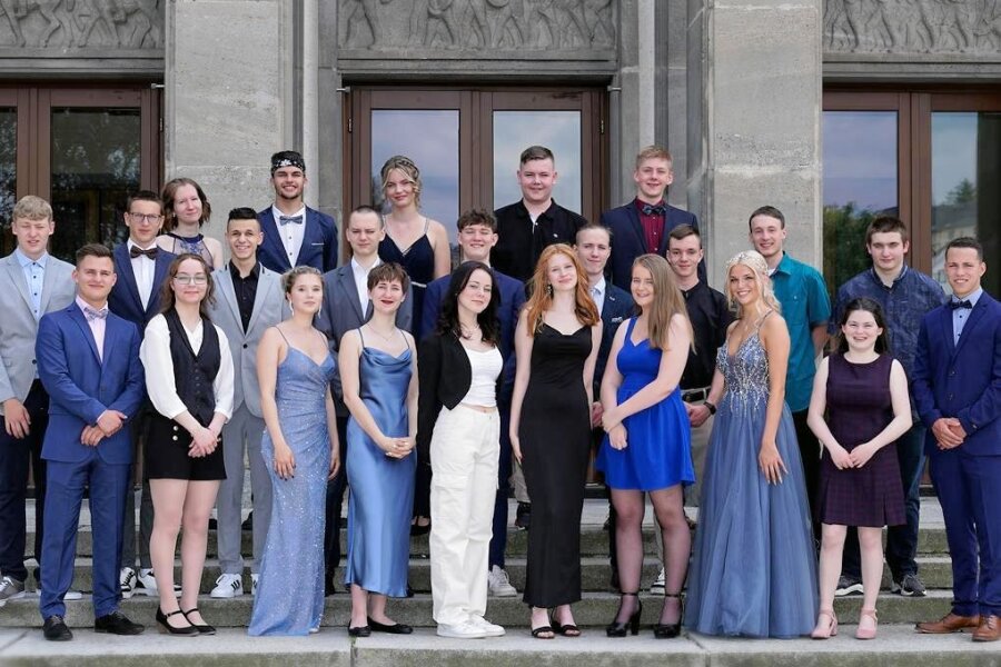 Herzlichen Glückwunsch: Das sind die Absolventen der Turley-Oberschule Oelsnitz - Das sind die Absolventen der Klasse 10b der Turley-Oberschule Oelsnitz.