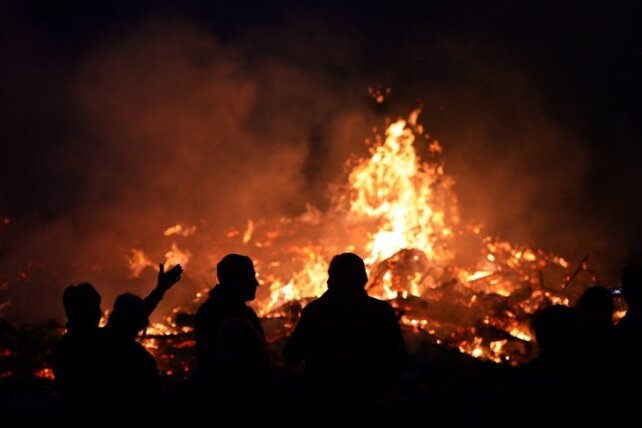 Hexenfeuer in Glauchau wieder erlaubt - Symbolbild Hexenfeuer