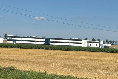 Hier landen die 800 GKN-Jobs aus Zwickau - Ein Teil des neuen GKN-Werks in Ungarn, das anstelle des Gelenkwellenwerkes in Mosel entstanden ist.
