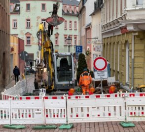 Hier wird aktuell gebaut - Die Freiberger Straße in Mittweida ist zwischen Markt und Malzgasse wegen dem Bau eines Kabelschachts gesperrt. Die Arbeiten sollen bis zum 11. Februar beendet sein. 