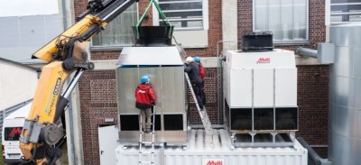 Hightech-Kühlturm aus Aue geht in Serie - Der erste der neuen Kühltürme wurde im Frühsommer bei einer sächsischen Firma installiert, wo er seinen Stresstest absolviert. 