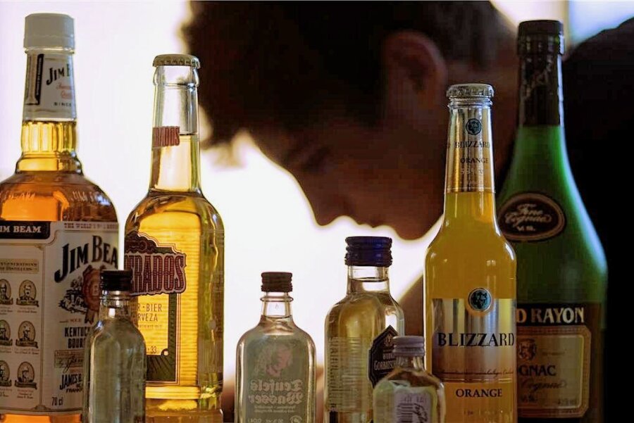 Hilfe bei Sucht: "Den typischen Suchtkranken gibt es nicht" - Alkoholismus ist eine Volkskrankheit. Dabei ist der Anteil der Männer bei dieser Sucht auch in Sachsen besonders hoch.