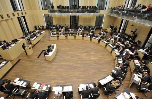 HINTERGRUND: Hamburg-Wahl stärkt Opposition im Bundesrat - Mit der Landtagswahl in Hamburg verliert Schwarz-Gelb im Bundesrat an Boden. Das Oppositionslager verfügt nun über 24 statt 21 Sitze. Folgen für die Machtverhältnisse in dem Gremium hat dies nicht.
