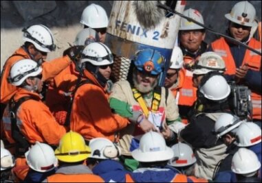 HINTERGRUND: Rettung der Kumpel ist Medienereignis 2010 - Die spektakuläre Rettung der 33 Bergleute in Chile war das Medienereignis des Jahres. Neben internationalen Fernsehsendern wie CNN und Al-Jazerra berichteten auch etliche deutschen Medien live von der Bergung, andere boten Sondersendungen an.