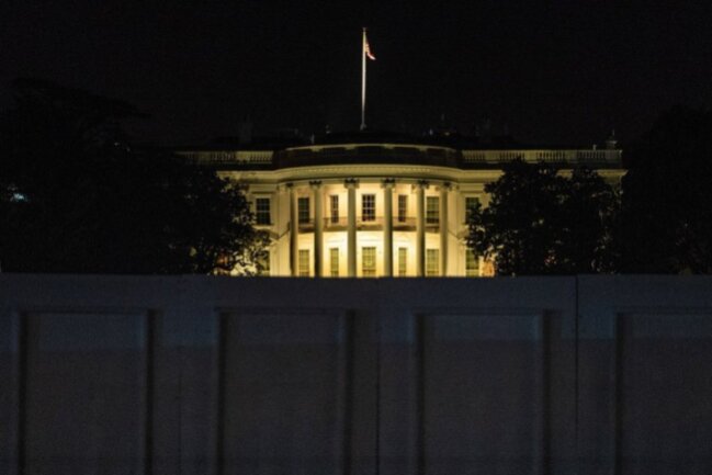 Das Weiße Haus während der US-Wahlnacht. 