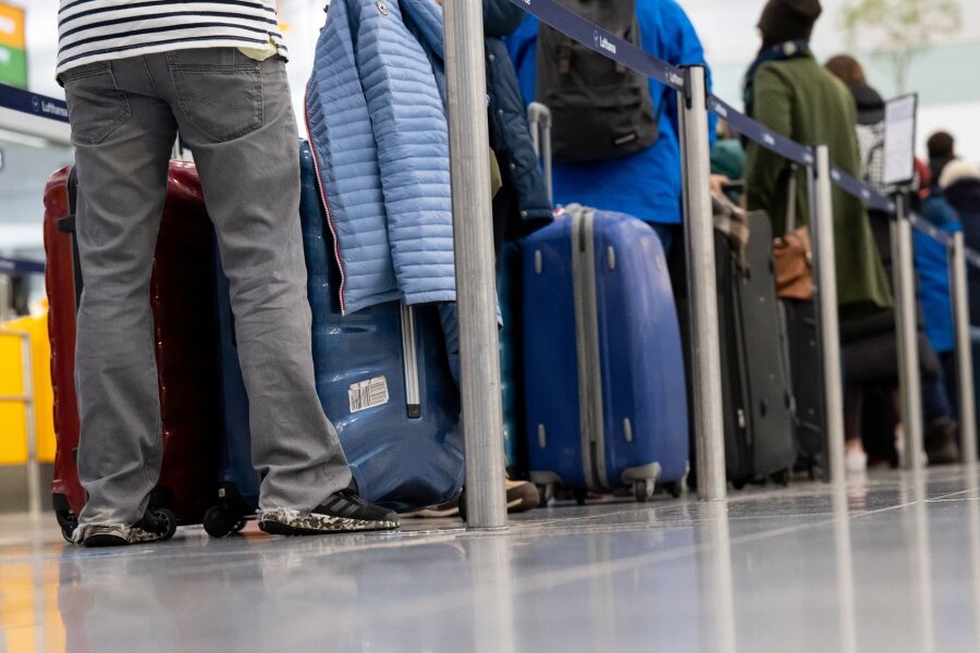 "Historische" Millionenstrafe für Billig-Airlines in Spanien - Das Handgepäck kann bei manchen Fluglinien Zusatzkosten verursachen.