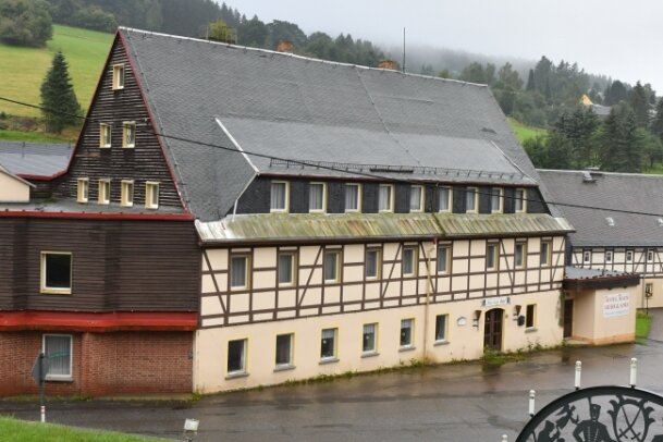 Das alte Erbgericht steht im Zentrum von Rechenberg. 