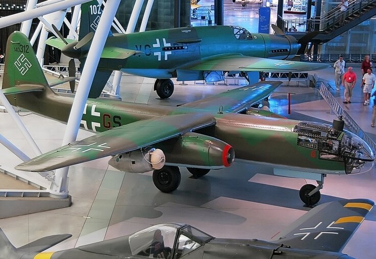  Das letzte erhaltene Exemplar einer Arado Ar 234 B im National Air and Space Museum bei Washington. Teile für den ersten einsatzfähigen strahlgetriebenen Bomber der Welt kamen aus Freiberg. 