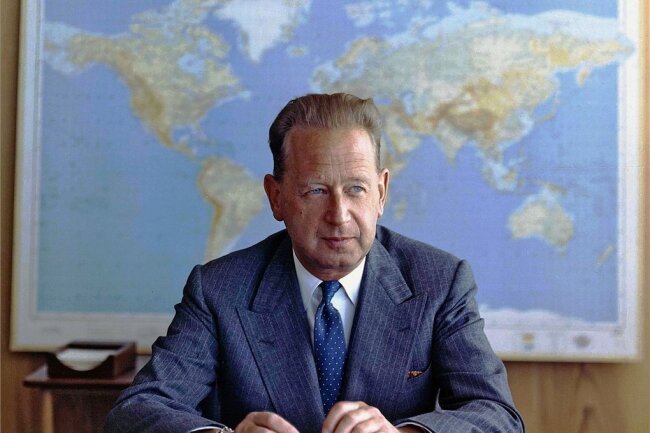 Hjalmar Hammarskjöld: Tod eines Friedenssuchers - Der schwedische Diplomat Dag Hjalmar Hammarskjöld wurde im April 1953 der zweite Generalsekretär der Vereinten Nationen - bis er am 18. September 1961 bei einem Flugzeugabsturz über Afrika ums Leben kam. 