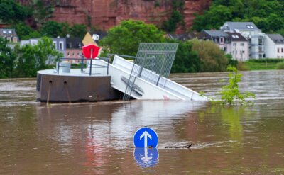 Hochwassernacht im Saarland - Scholz versichert Solidarität - Für Trier hat der Deutsche Wetterdienst die höchste Warnstufe vergeben.