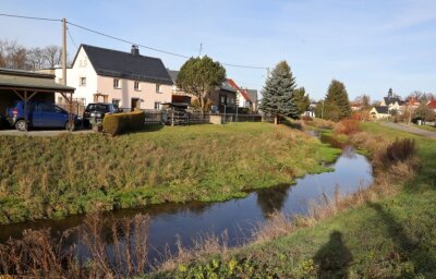 Hochwasserschutz für Glauchau: Planungen ziehen sich hin - Am Lungwitzbach in Niederlungwitz werden seit vielen Jahren Hochwasserschutzmaßnahmen vorbereitet. 