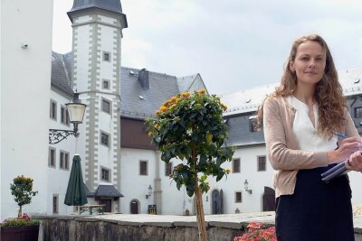 Hochzeit auf dem Motorrad: Zschopau bietet einzigartige Trauung an - Auf Schloss Wildeck stehen Veränderungen an. Mit ihren Mitarbeiterinnen will Christiane Schlegel, die Leiterin des Kultur- und Tourismusbetriebs, das beschlossene Nutzungskonzept umsetzen.