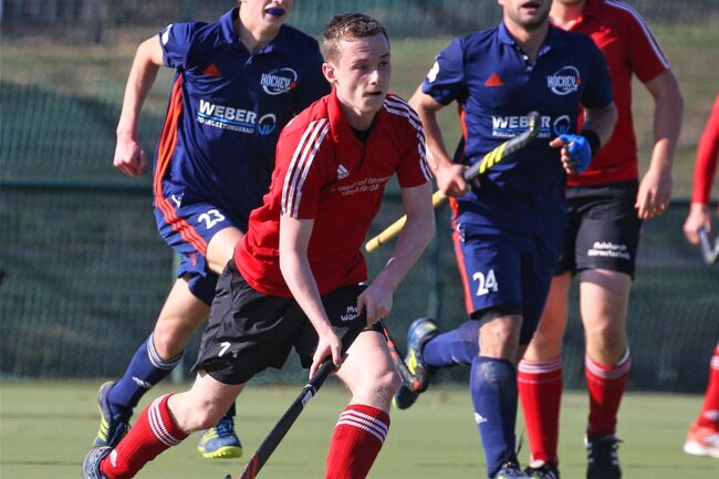Hockeyspieler vergoldet Heimaturlaub in Meerane mit Treffer - 2018 lief Jakob Marutschke - hier bei einem Spiel gegen Leuna am Ball - noch regelmäßig für Meerane auf. Mittlerweile studiert er in Erlangen. 