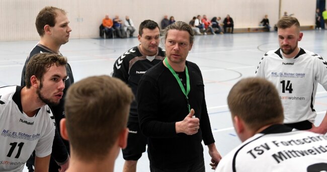 Die Handballer des TSV Fortschritt Mittweida und ihr Trainer Steffen Kopasz haben erneut für die Bezirksliga gemeldet und dürfen sich auf ein Spiel im Sachsenpokal freuen. Die Frauen des Vereins zogen sich hingegen in die Kreisliga zurück. 
