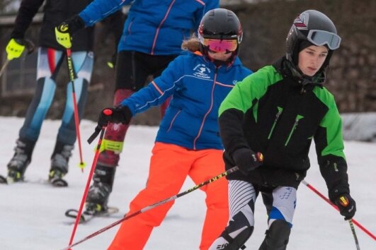 Hoffnung auf Skispaß in Ferien - Die anstehenden Winterferien ziehen viele Kinder und Jugendliche ins Skigebiet