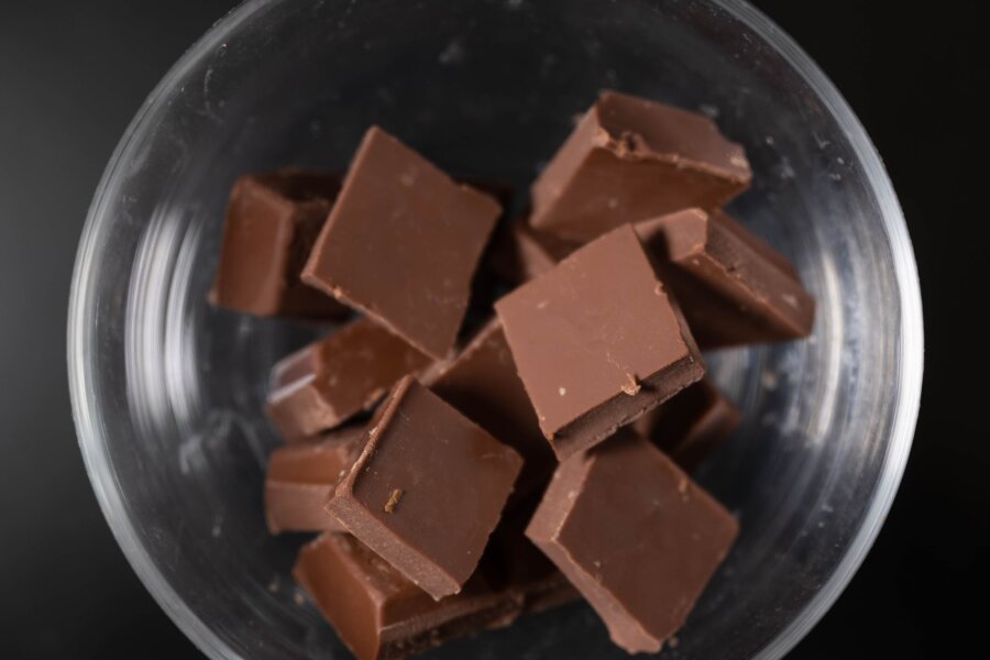 Hohe Kakaopreise könnten Schokolade teurer machen - "Die hohen Preissteigerungen beim Import von Kakao dürften sich auch auf die Erzeugerpreise für hierzulande hergestellte Schokolade auswirken".