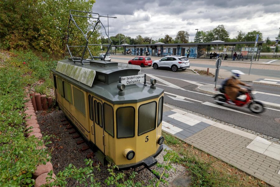 Hohenstein-Ernstthal: Historischer Film über die Straßenbahn - Am Bahnhof in Hohenstein-Ernstthal erinnert ein Modell an die historische Überlandbahn.