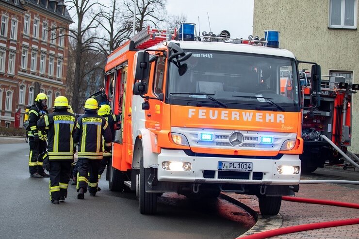 Hoher Sachschaden bei Wohnungsbrand in Plauen - 