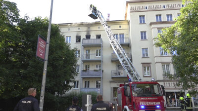 Hoher Schaden nach Wohnungsbrand - Auf der Annenstraße brannte es in einer Dachgeschosswohnung.