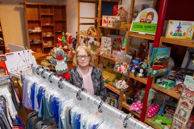 Holzspielzeug-Laden am Plauener Altmarkt schließt - In der kommenden Woche wird Heidemarie Nagel den Laden "Holzkiste und Wäschekorb" am Plauener Altmarkt endgültig räumen. 