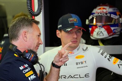 Horner kritisiert Mercedes-Werben um Verstappen - Red-Bull-Teamchef Christian Horner (l) und Max Verstappen.