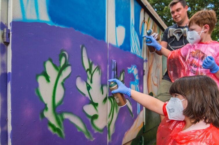 Hortkinder verwirklichen in Aue Projekt mit Graffitikünstler - 