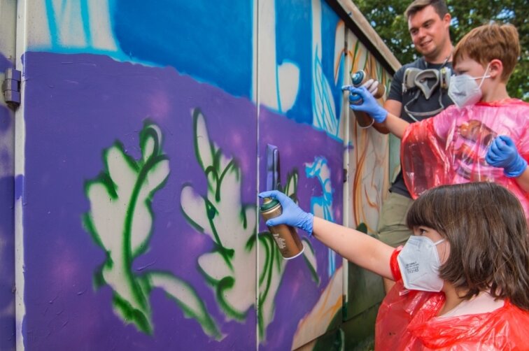 Hortkinder verwirklichen in Aue Projekt mit Graffitikünstler - 