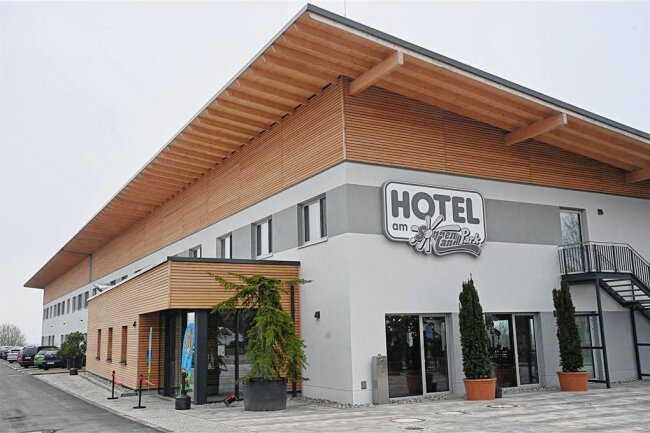 Hotel-Restaurant am Sonnenlandpark in Lichtenau öffnet für Tagesgäste - Vor einem Jahr ist das Hotel am Sonnenlandpark in Lichtenau eröffnet worden. Es gibt knapp 4000 Übernachtungen. 
