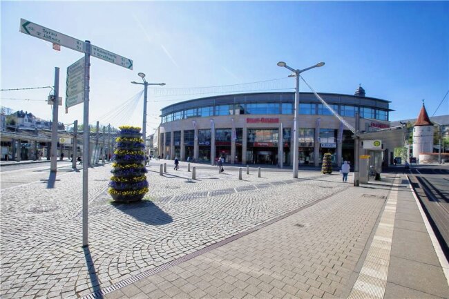 "Hotspot Postplatz": Was passiert nach der erneuten Gewalt in Plauen? - Wird der Plauener Postplatz wieder zu einer Alkoholverbotszone? Nach den jüngsten gewaltsamen Auseinandersetzungen dort gibt es im Stadtrat, besonders bei der CDU-Fraktion, entsprechende Überlegungen.