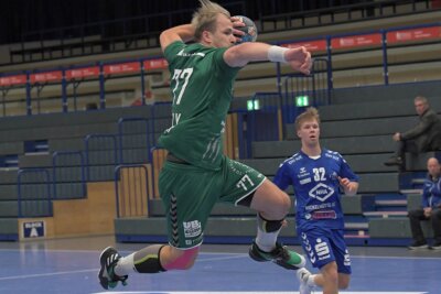 HSG-Handballer holen weiter Schwung - Gelungener Test: Die Männer der HSG Freiberg um den tschechischen Neuzugang Lukas Maly gewannen beim EHV Aue II mit 34:26. 