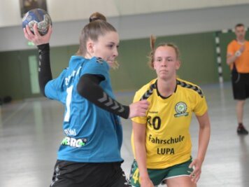 HSV erlebt ein Wochenende zum Vergessen - Sarah Riedel (links) traf gegen Markranstädt und Nadine Slupina immerhin zweimal ins Schwarze. 