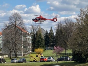 Hubschraubereinsatz im Freiberger Wohngebiet Wasserberg - 