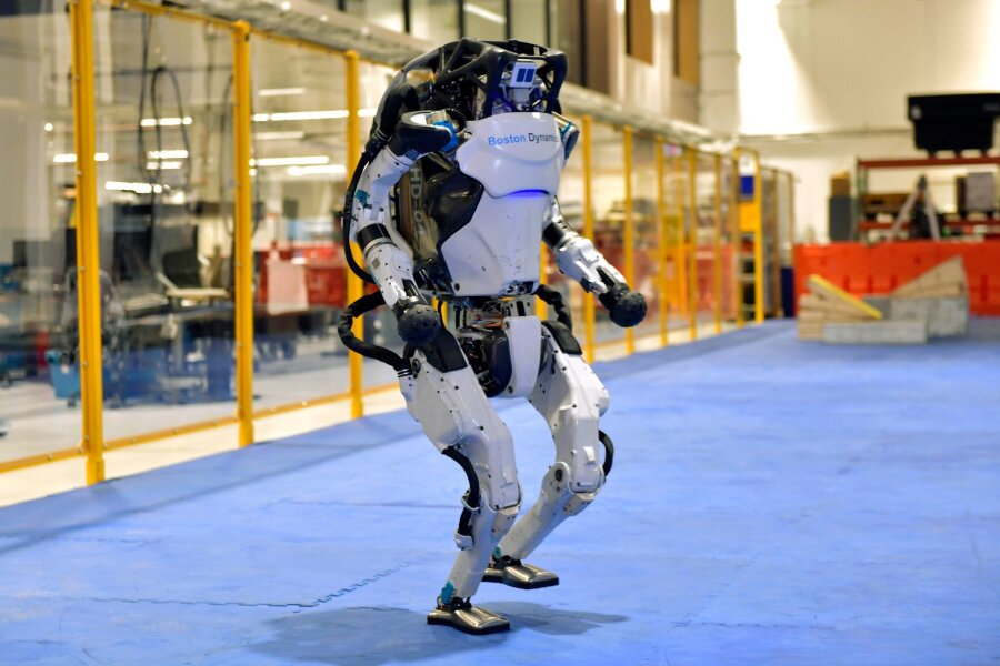 Humanoider Roboter Atlas wird elektrisch - Atlas von Boston Robotics bekommt ein Upgrade.