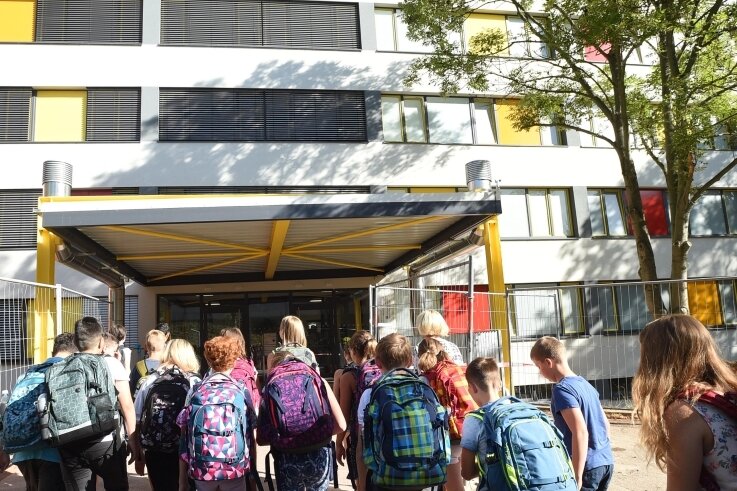 Humboldtschule vor der Rückkehr - Nach umfassender Sanierung wurde die Oberschule Arno-Schreiter-Straße 2018 zunächst als Außenstelle der Albert-Schweitzer-Schule eröffnet. Seit Herbst vergangenen Jahren ist sie eigenständig. 