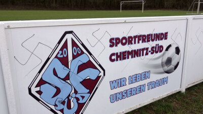 Hunderte Hakenkreuze auf Gelände von Chemnitzer Sportverein geschmiert - 