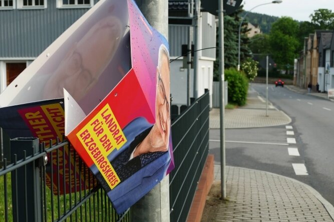 Auch dieses Wahlplakat von Tino Günther in Zschopau wurde beschädigt. 