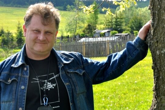 "Ich bin Deutschböhme" -  Peter Frank hängt an seinem Wohn- und Heimatort. 