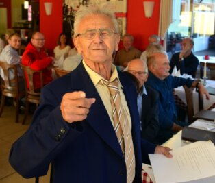"Ich konnte noch nie stillstehen" - Manfred Kunze vom SV Motor Hainichen hat am Wochenende seinen 90. Geburtstag gefeiert. Im Schach und in der Leichtathletik hat der Seniorensportler immer noch Ziele. 
