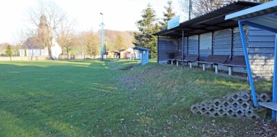 Idee: Ein Skatepark für Lichtenberg - Momentan ungenutzt: Der Sportplatz in Weigmannsdorf wurde als einer der Standorte für einen möglichen Skatepark diskutiert.