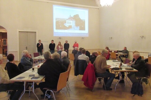 25 Interessierte haben an der Zukunftswerkstatt für die Kapelle in Bräunsdorf teilgenommen. 