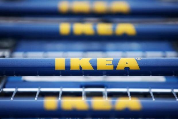 Ikea fordert Schwangere auf: Pinkelt auf diese Katalogseite - 