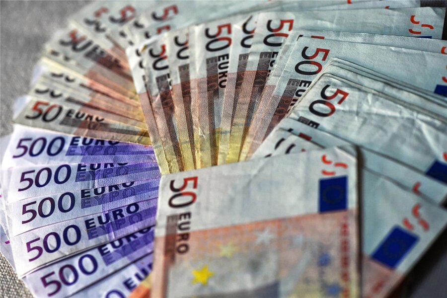 Illegale Bankgeschäfte: Erzgebirger will Notleidenden helfen, nun droht ihm eine Freiheitsstrafe - Der Erzgebirger verlieh insgesamt rund 367.000 Euro.