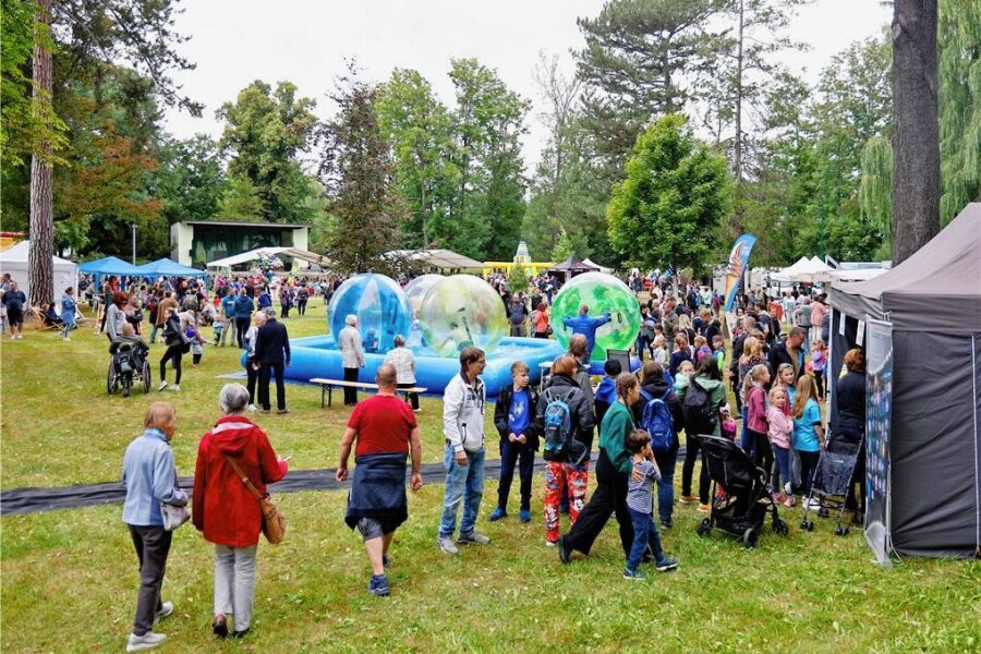 Im Glauchauer Gründelpark wird Familienparkfest gefeiert - Das Familienparkfest am Sonntag im Glauchauer Gründelpark im vorigen Jahr.
