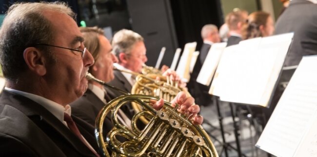 Die Erzgebirgische Philharmonie spielt am Samstag im Auer Kulturhaus das 5. Philharmonische Konzert. 